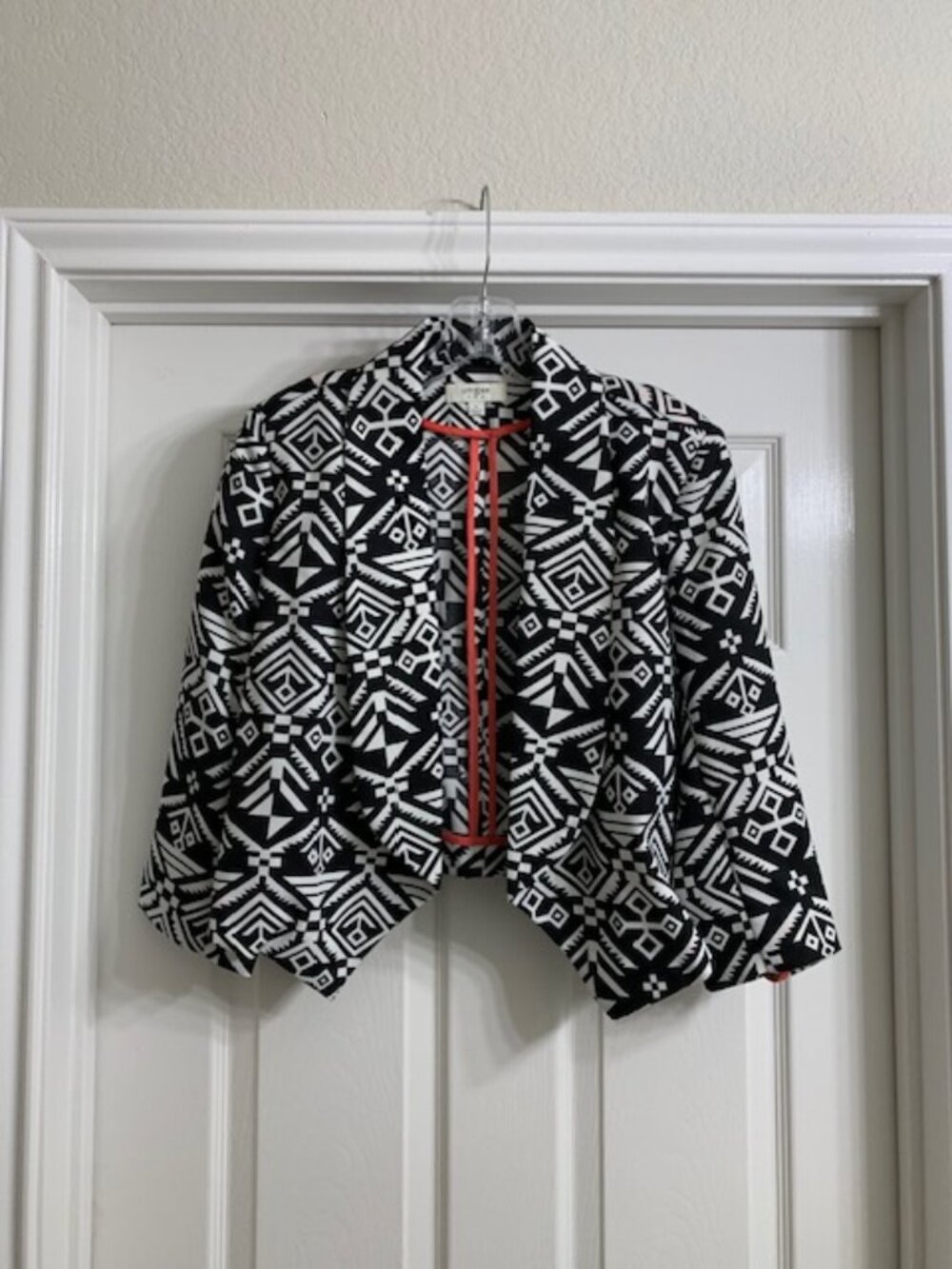 Umgee USA Women's Black and White Short Jacket, Size Large